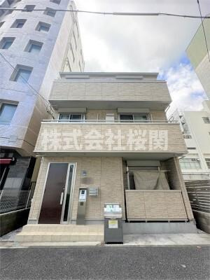 Three Arrows関内のエントランス