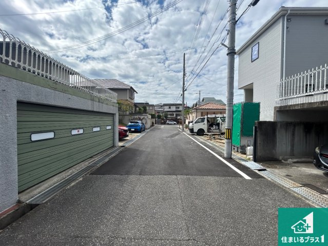 ◆和泉市光明台　第1期　新築一戸建ての前面道路含む現地写真|周辺は落ち着いた街並みの住宅地！子育てがしやすい住環境です！まだ未完成ですが、現地でしかわからない事もございます。是非一度ご覧ください。