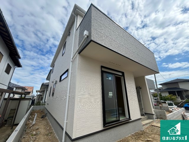 ◆和泉市光明台　第1期　新築一戸建ての外観|周辺は落ち着いた街並みの住宅地！子育てがしやすい住環境です！まだ未完成ですが、現地でしかわからない事もございます。是非一度ご覧ください。
