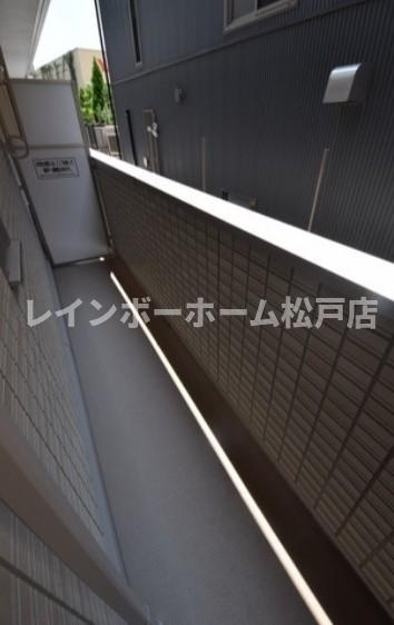 クレアのバルコニー|外からの目が気にならないバルコニーで洗濯物が干せます