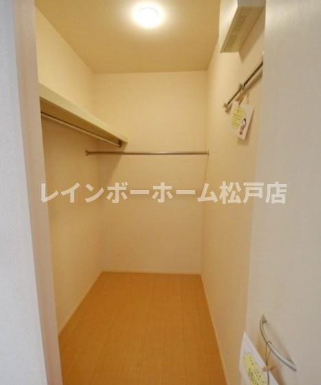 クレアの収納|ちょっとした収納スペースも充実しています