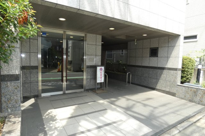 【エントランス】