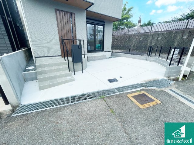 宝塚市高司　新築一戸建ての駐車場|駐車スペース！散水栓があるので、こまめに愛車を洗えます！