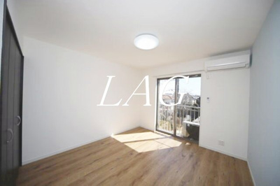 【居間・リビング】 | セレーナ八千代 | 洋室のお部屋です。