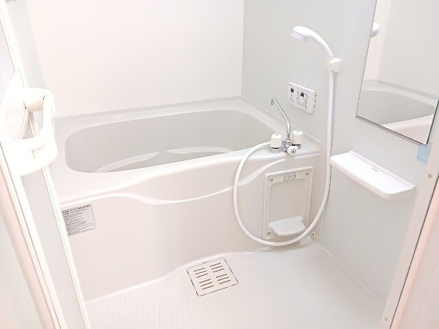 ソレイユ　Ｎの浴室