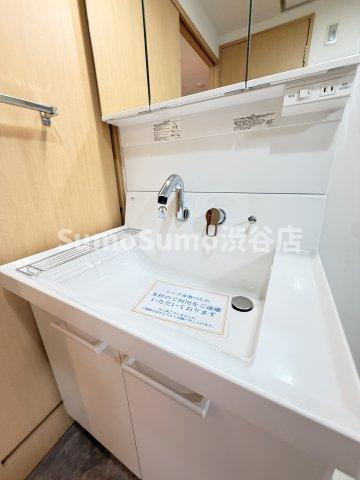 シティコート⽬黒3号棟の洗面所|忙しい朝には欠かせない洗面所です