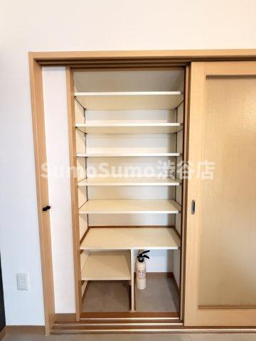シティコート⽬黒3号棟の収納|収納豊富です
