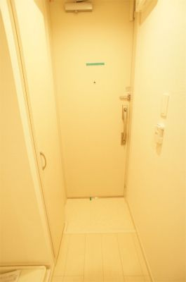 リブリ・YK久里浜の玄関