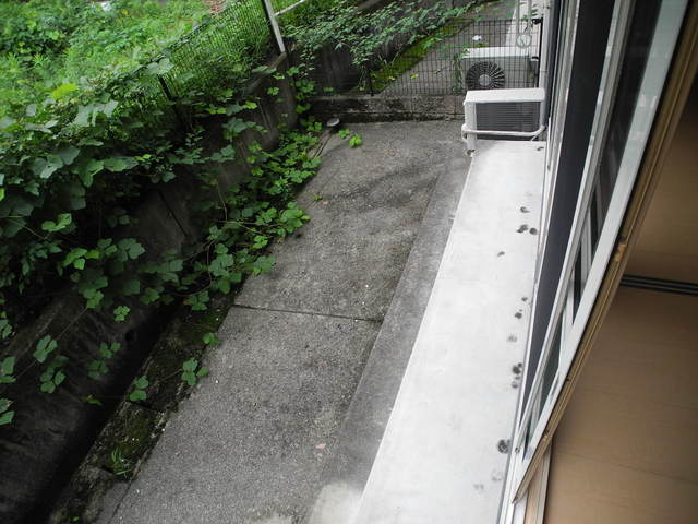 グランモア貝津C棟の庭|※室内画像は別部屋のもの