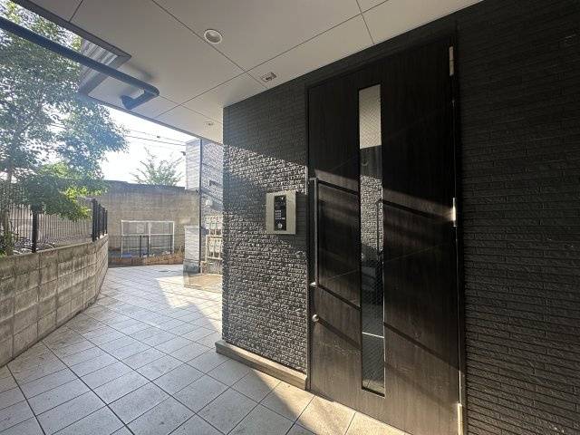 川崎市多摩区枡形５丁目の賃貸マンションのエントランス