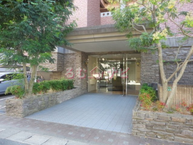 福岡市南区三宅３丁目の賃貸マンションのエントランス