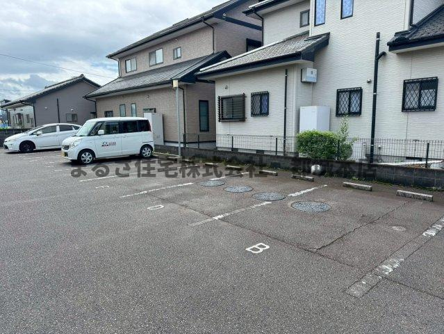 カーサ・ラ・シャンテの駐車場
