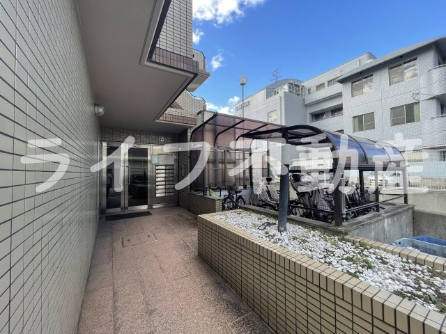 ロイヤル俊徳のエントランス|毎日通るエントランスはこのようになっています