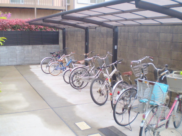 ヴェルデ井草のその他共用部分|★屋根付きで雨の日も安心の駐輪場★