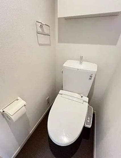 横須賀市追浜本町１丁目の賃貸マンションのトイレ
