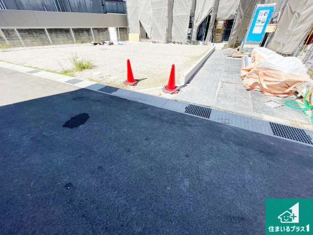 明石市大久保町江井島　新築一戸建ての前面道路含む現地写真|周辺は落ち着いた街並みの住宅地！子育てがしやすい住環境です！まだ未完成ですが、現地でしかわからない事もございます。是非一度ご覧ください。