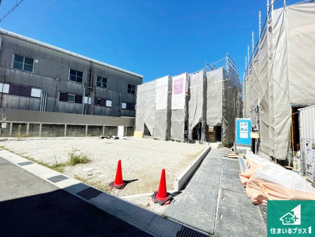 明石市大久保町江井島　新築一戸建ての外観|周辺は落ち着いた街並みの住宅地！子育てがしやすい住環境です！まだ未完成ですが、現地でしかわからない事もございます。是非一度ご覧ください。