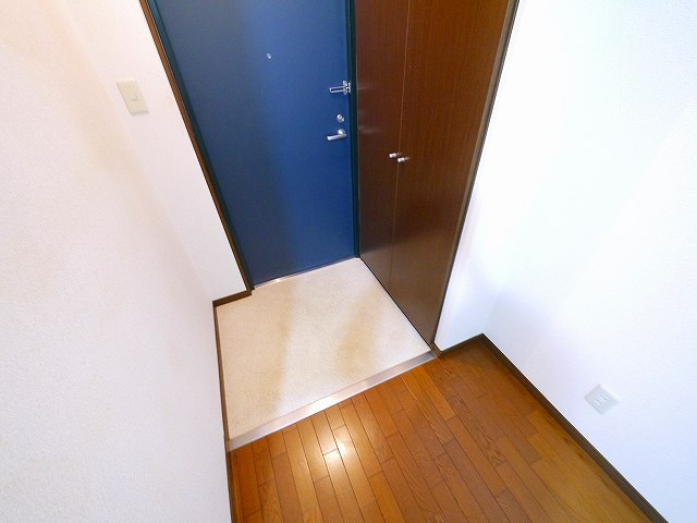南新町ビルの玄関|落ち着いた玄関です