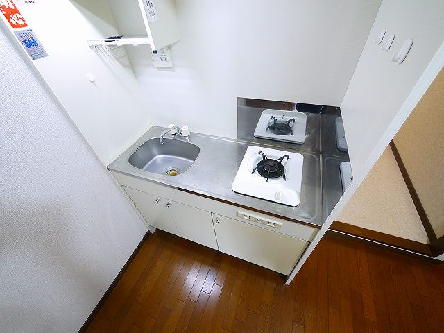 南新町ビルのキッチン|きれいなキッチンです