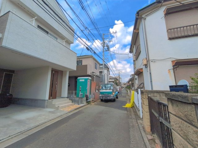 ふじみ野市上福岡４丁目の新築一戸建の前面道路含む現地写真|北東側約4mの前面道路