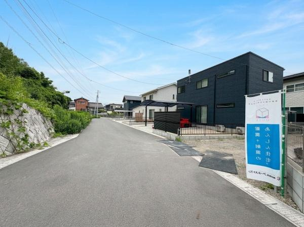 津守第2-1号棟の前面道路含む現地写真|前面道路含む現地(2026年6月撮影)