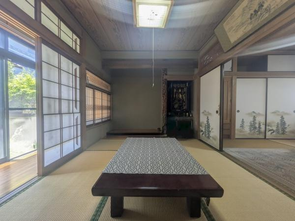 皆春　戸建ての和室|障子やふすまの趣が引き立つ落ち着いた雰囲気です。