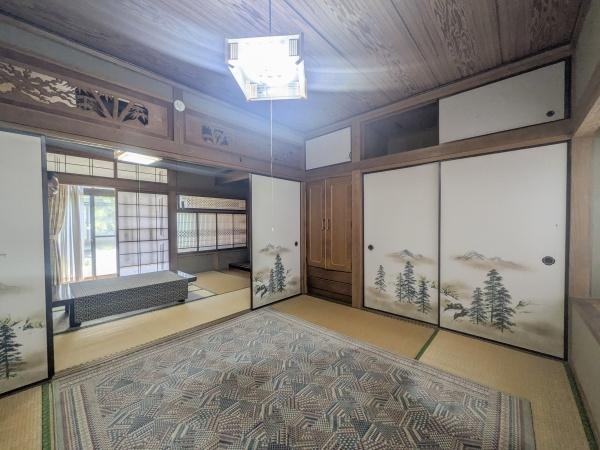 皆春　戸建ての和室|和の趣を感じる落ち着いた和室です。
天井や欄間にも和の意匠が取り入れられています。