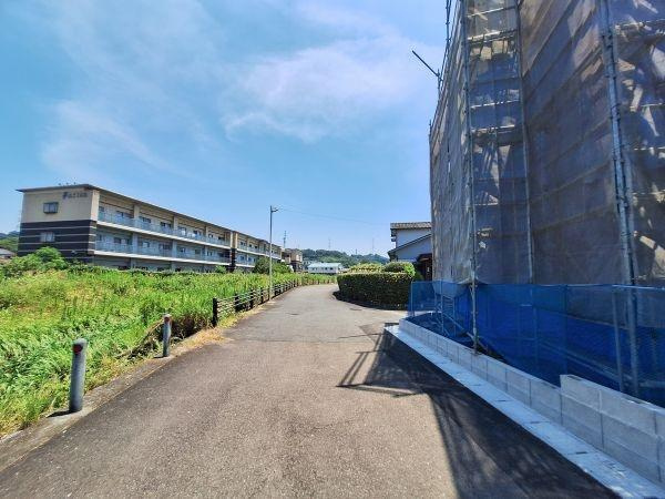 羽田1期2号棟の前面道路含む現地写真|前面道路含む現地(2026年8月撮影)