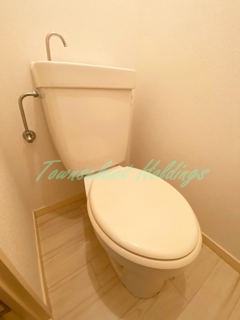 鎌倉市大町１丁目のアパートのトイレ