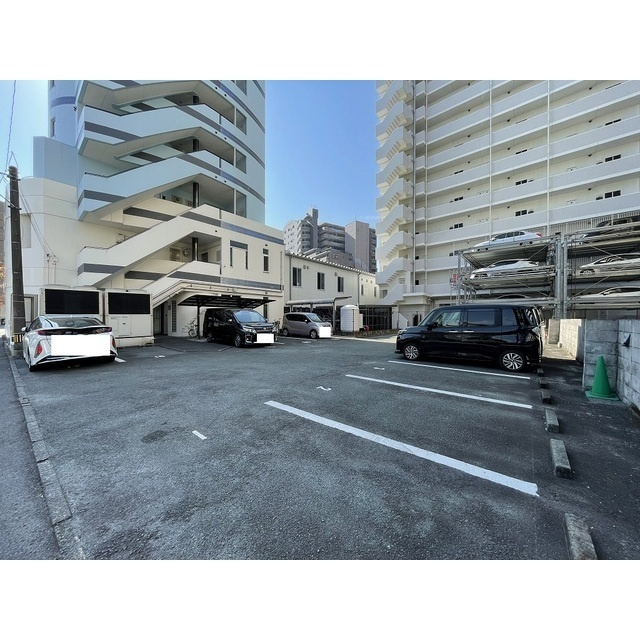 熊本市中央区水前寺３丁目の賃貸マンションの駐車場