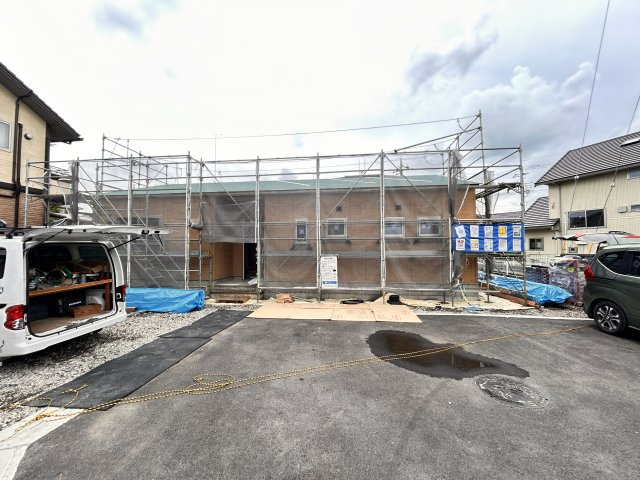 【LiveleGarden】下野上大領 全8棟の外観|〇4号棟〇
今人気の平屋プランです☆
全棟カースペース3台以上確保していますので、夫婦それぞれの車も、お客様のお車も余裕に対応できます☆
※2026年7月撮影