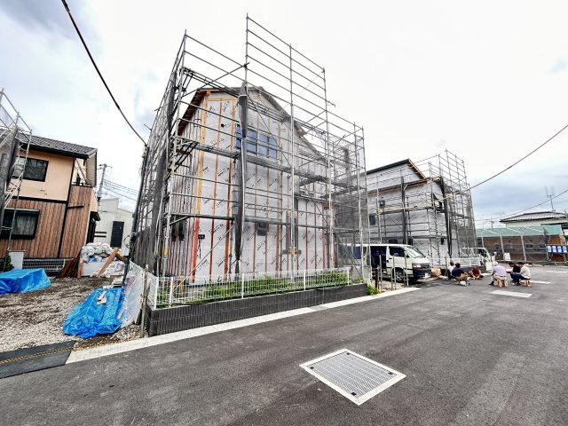 【LiveleGarden】下野上大領 全8棟の前面道路含む現地写真|〇2号棟〇
物件の詳細は事前に資料をご用意してお待ちしております。
月々の支払はどれくらい？マイホームの探し方、住宅ローンのシュミレーションもお任せくださいませ。
※2026年7月撮影