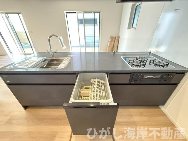 茅ヶ崎市東海岸南6丁目　新築戸建　全３棟のキッチン|食洗器付きシステムキッチン