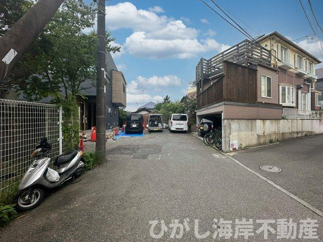 茅ヶ崎市東海岸南6丁目　新築戸建　全３棟の前面道路含む現地写真|7月6日撮影　建築中　現地外観