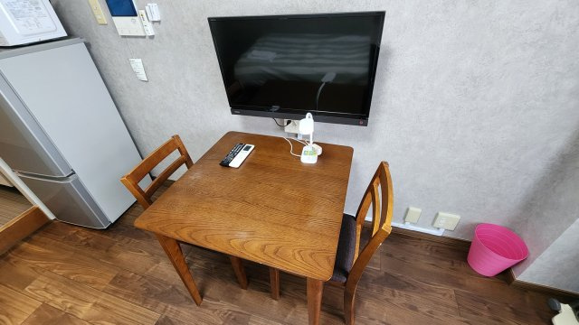 プリンセスコートお花茶屋の設備|TV・テーブル・チェア