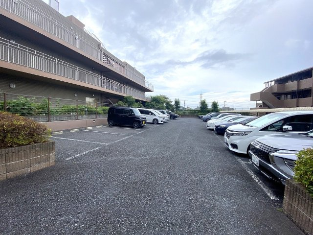 ライオンズガーデン大泉学園第2の駐車場|駐輪場