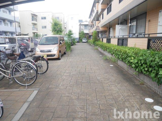 アランヴェールの駐車場|駐車場があるので、車を買う予定の方も安心です