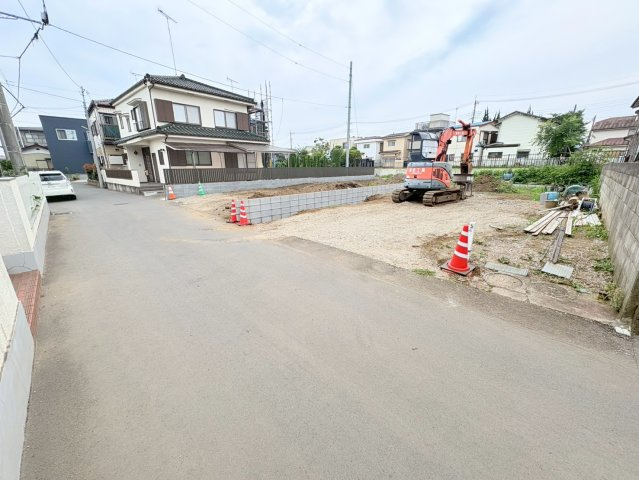 狭山市北入曽　建築条件なし売地　西武新宿線『入曽駅』徒歩10分　【入間野小学区】の前面道路含む現地写真