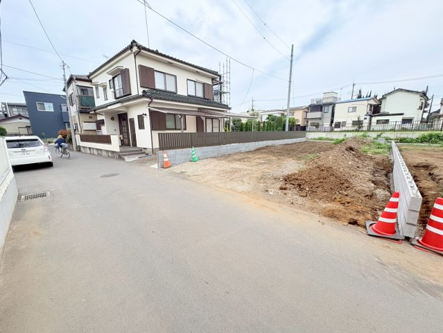 狭山市北入曽　建築条件なし売地　西武新宿線『入曽駅』徒歩10分　【入間野小学区】の前面道路含む現地写真