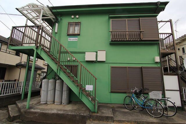 大和市西鶴間２丁目のアパートの外観