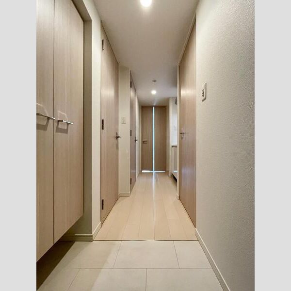 S-RESIDENCE新大阪Ridenteの玄関