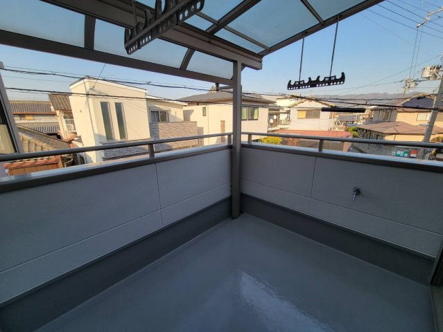 【バルコニー】 | 八尾市相生町3丁目 | 2WAYスクエア型のバルコニー、雨除けテラス屋根付き☆水栓完備☆防水塗装済みです☆