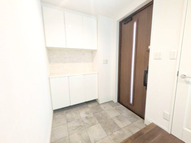 【玄関】 | 世田谷区下馬2丁目戸建