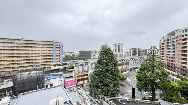 ガーデンズ国立西館の展望
