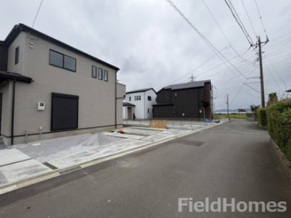 平塚市小鍋島新築戸建て　2期2号棟の前面道路含む現地写真|前面道路含む現地写真です。