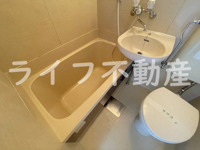 アリタマンション長瀬の浴室|落ち着いた空間のお風呂です