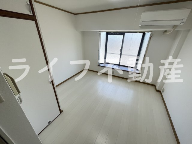 アリタマンション長瀬の洋室|使い勝手のいい洋室です