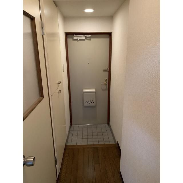 ヴィラージュ浅井の玄関