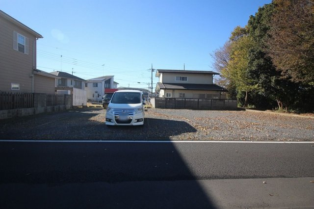小山市大字横倉新田の駐車場の駐車場