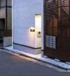 中野区中央５丁目のアパートのエントランス
